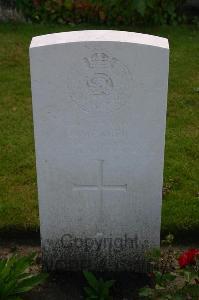 Dozinghem Military Cemetery - Meager, Laurence (Bob)