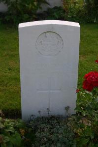 Dozinghem Military Cemetery - Merrett, W J