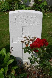 Dozinghem Military Cemetery - Metcalfe, R