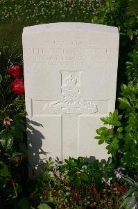 Dozinghem Military Cemetery - Metcalfe, William Ross