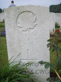 Wytschaete Military Cemetery - Baril, C M L