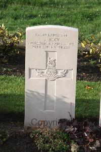 Wytschaete Military Cemetery - Beck, J