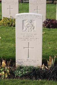 Wytschaete Military Cemetery - Brown, R