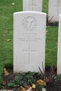 Wytschaete Military Cemetery - Grant, James