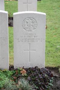 Wytschaete Military Cemetery - Guthrie, W F