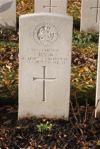 Wytschaete Military Cemetery - Joynes, H