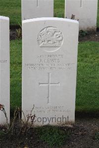 Wytschaete Military Cemetery - Lewis, Jack