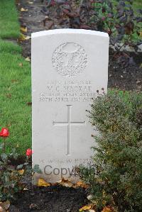 Wytschaete Military Cemetery - MacRae, V C