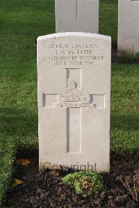 Wytschaete Military Cemetery - Mellor, J A