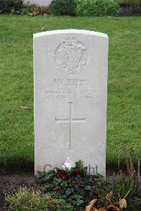 Wytschaete Military Cemetery - Mills, J