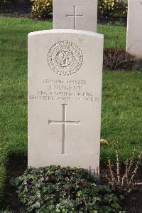 Wytschaete Military Cemetery - Nugent, J