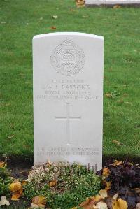 Wytschaete Military Cemetery - Parsons, William Edward