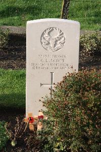 Wytschaete Military Cemetery - Scott, G L