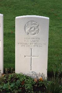 Wytschaete Military Cemetery - Soper, F H