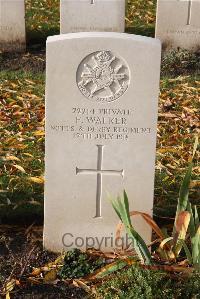 Wytschaete Military Cemetery - Walker, F