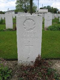 Dickebusch New Military Cemetery - Birch, E A