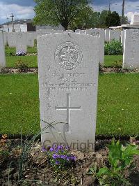 Dickebusch New Military Cemetery - Bull, A