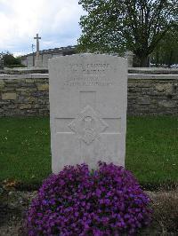 Dickebusch New Military Cemetery - Cairns, W