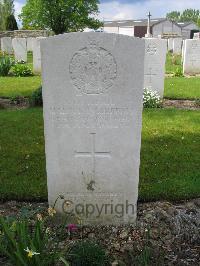 Dickebusch New Military Cemetery - Campbell, Malcolm