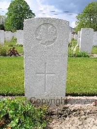 Dickebusch New Military Cemetery - Capstick, G