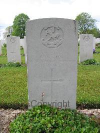 Dickebusch New Military Cemetery - Clifton, G