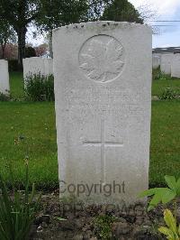 Dickebusch New Military Cemetery - Constable, W F