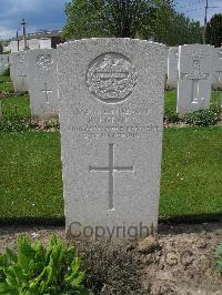 Dickebusch New Military Cemetery - Croft, R J