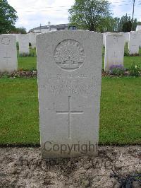 Dickebusch New Military Cemetery - Curtis, Reginald