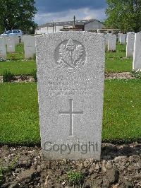 Dickebusch New Military Cemetery - Davies, Hugh Frederic