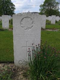 Dickebusch New Military Cemetery - Davis, G H