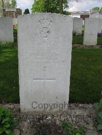 Dickebusch New Military Cemetery - Dawson, W