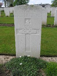 Dickebusch New Military Cemetery - Duffus, Gordon Charles