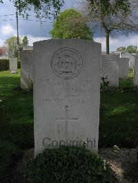 Dickebusch New Military Cemetery - Edwards, J