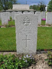 Dickebusch New Military Cemetery - Evans, Richard William