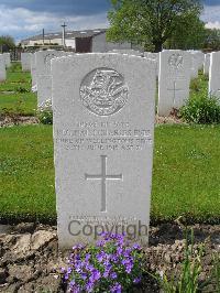 Dickebusch New Military Cemetery - Eves, Reginald Charles