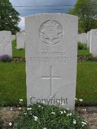 Dickebusch New Military Cemetery - Fewtrell, Albert