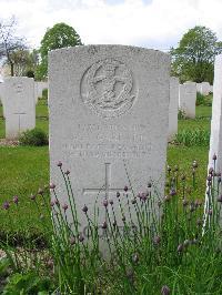 Dickebusch New Military Cemetery - Garrard, Walter Sidney