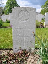 Dickebusch New Military Cemetery - Guild, Stanley Chester