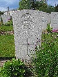 Dickebusch New Military Cemetery - Harrison, Henry Malcolm