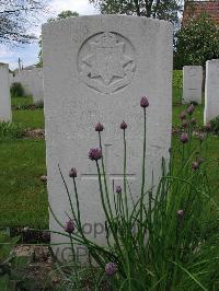 Dickebusch New Military Cemetery - Hemmings, W J