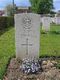 Dickebusch New Military Cemetery - Hobbs, G