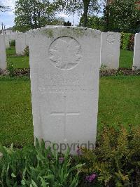 Dickebusch New Military Cemetery - Hyde, Foster Leonard