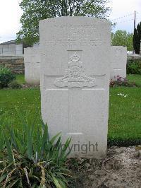 Dickebusch New Military Cemetery - Johnson, Sidney