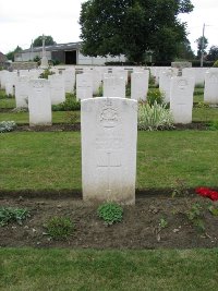 Dickebusch New Military Cemetery - Kingsby, E