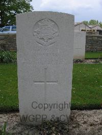 Dickebusch New Military Cemetery - Latter, Allen