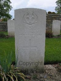 Dickebusch New Military Cemetery - Lee, Frederick John