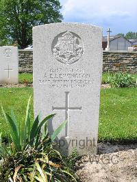 Dickebusch New Military Cemetery - Lewington, A E