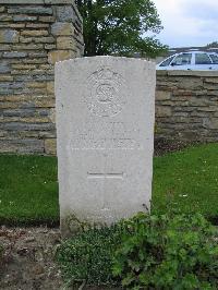 Dickebusch New Military Cemetery - Lock, William H