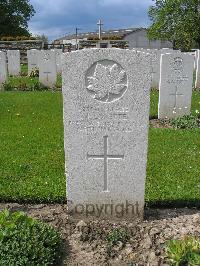 Dickebusch New Military Cemetery - Lorette, J