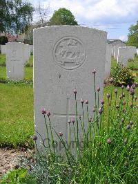 Dickebusch New Military Cemetery - Mahoney, D